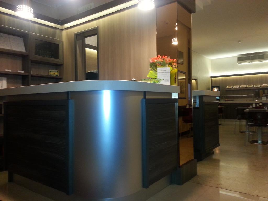 Hotel Garden Милано Екстериор снимка