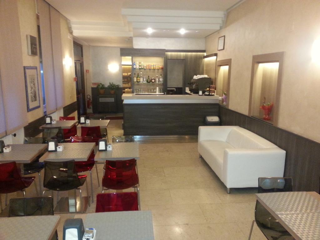 Hotel Garden Милано Екстериор снимка