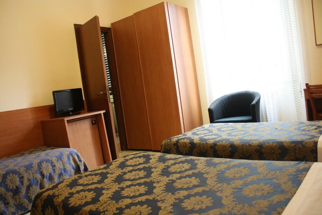 Hotel Garden Милано Стая снимка