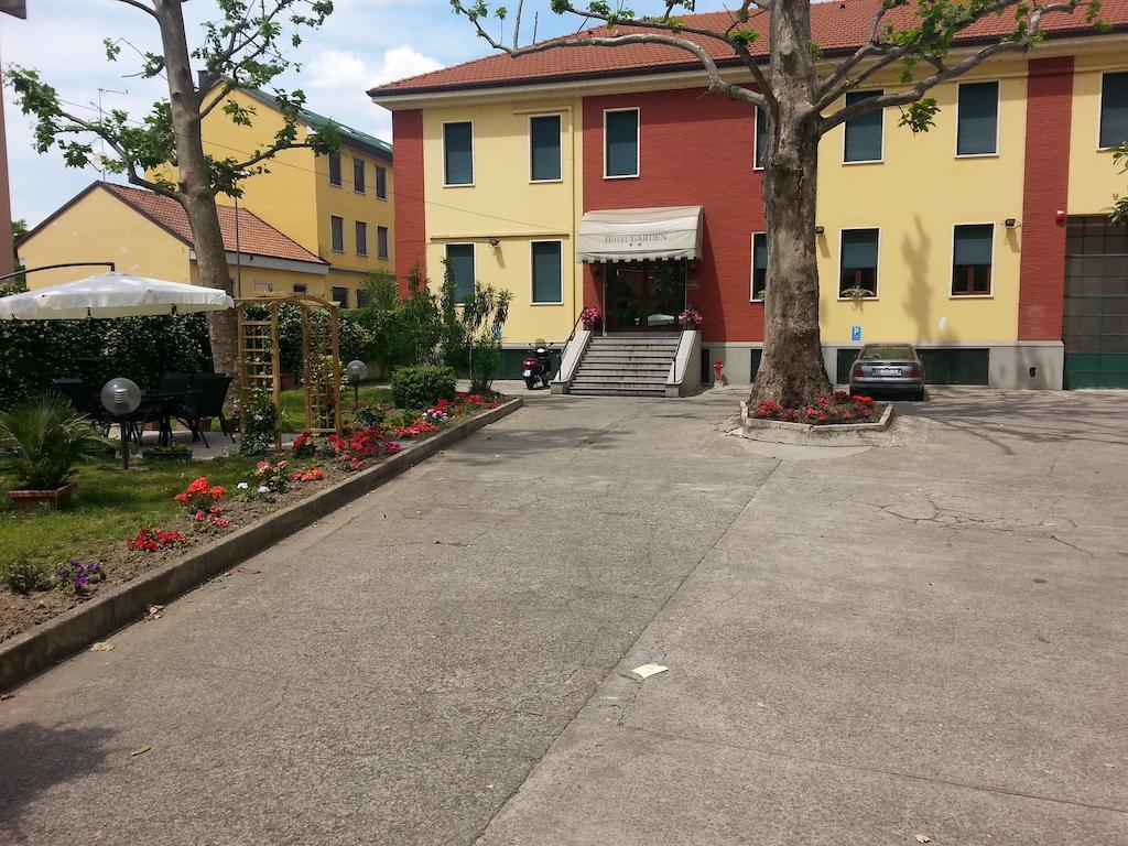 Hotel Garden Милано Екстериор снимка